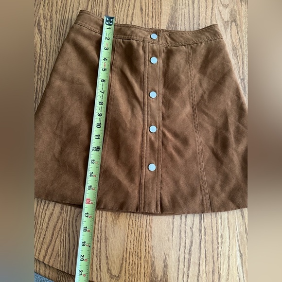 H&M Divided Short A-line skirt with a high waist and buttons at front Size 2 - Picture 7 of 8